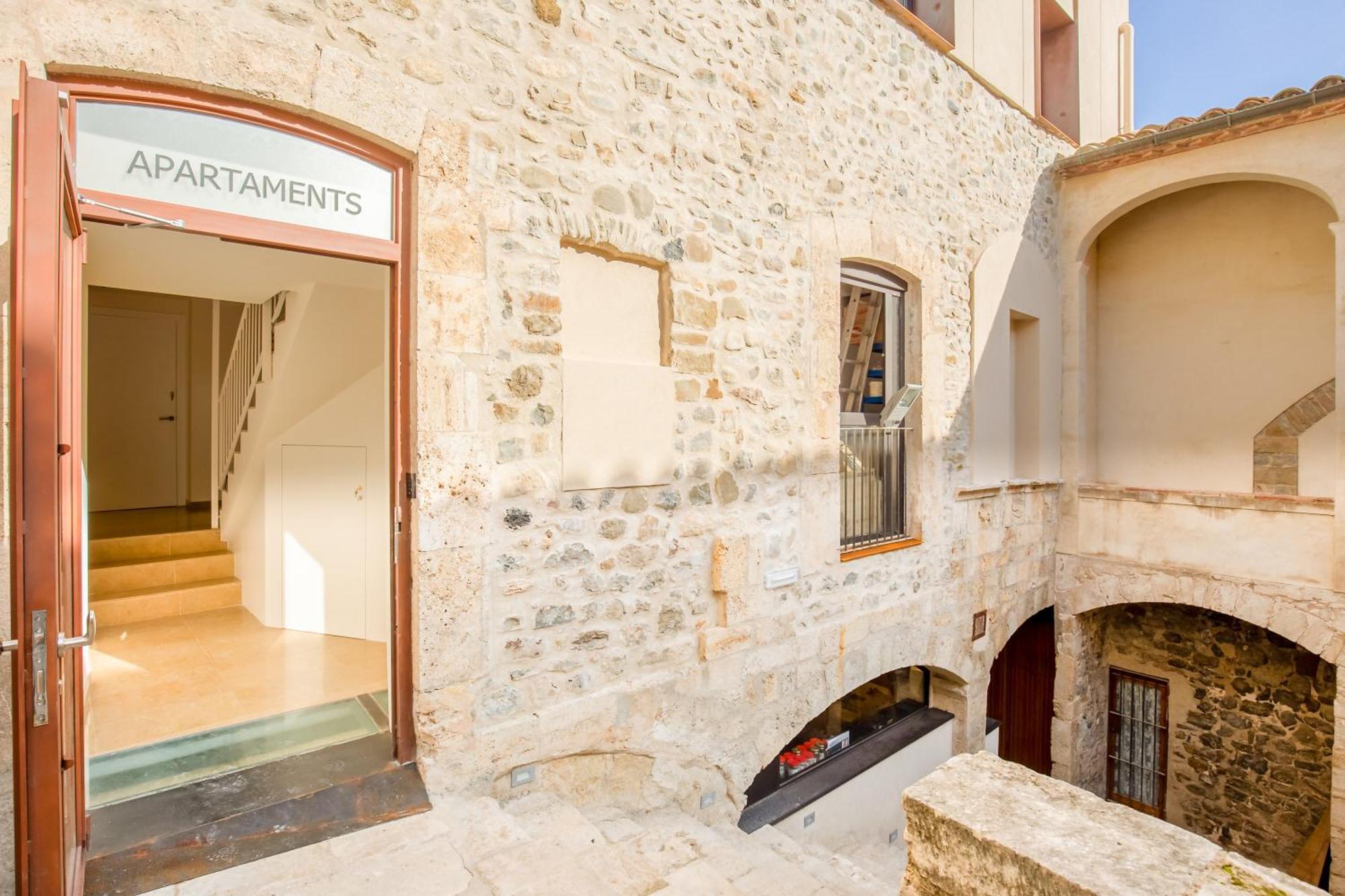 Can Cintet 3 Apartamento Con Terraza En Бесалу Экстерьер фото